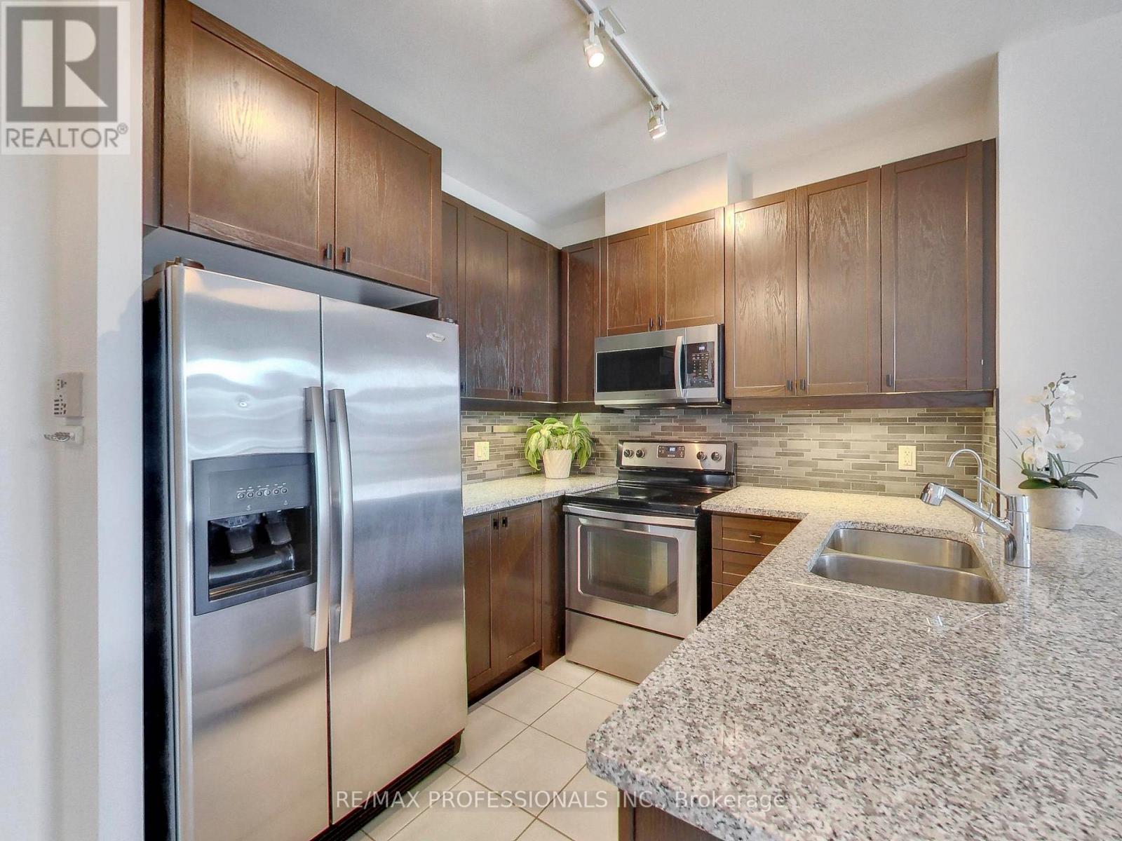 711 - 1135 Royal York Road, Toronto, Ontario  M9A 0C3 - Photo 11 - W13443174