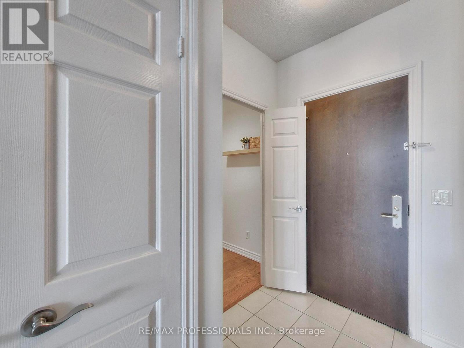 711 - 1135 Royal York Road, Toronto, Ontario  M9A 0C3 - Photo 8 - W13443174