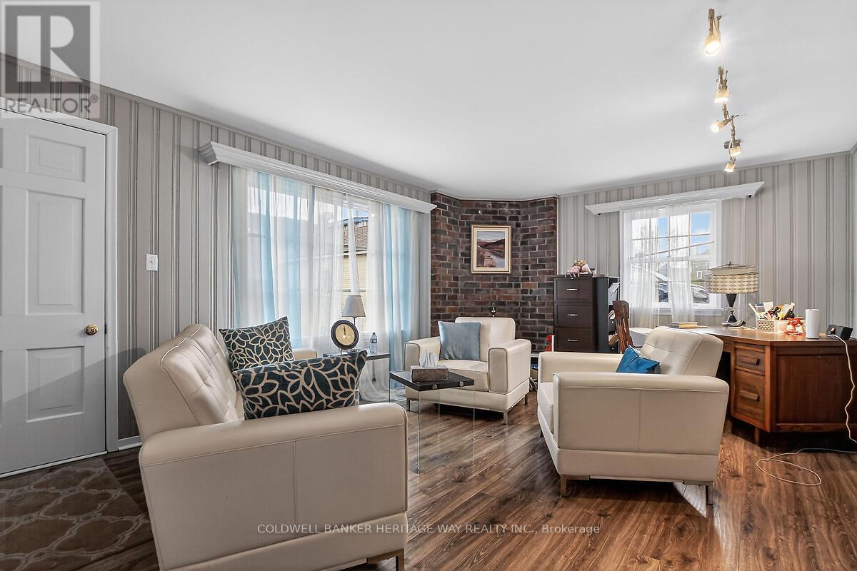233 Bridge Street, Carleton Place, Ontario K7C 3H2 - Photo 5 - X13443286
