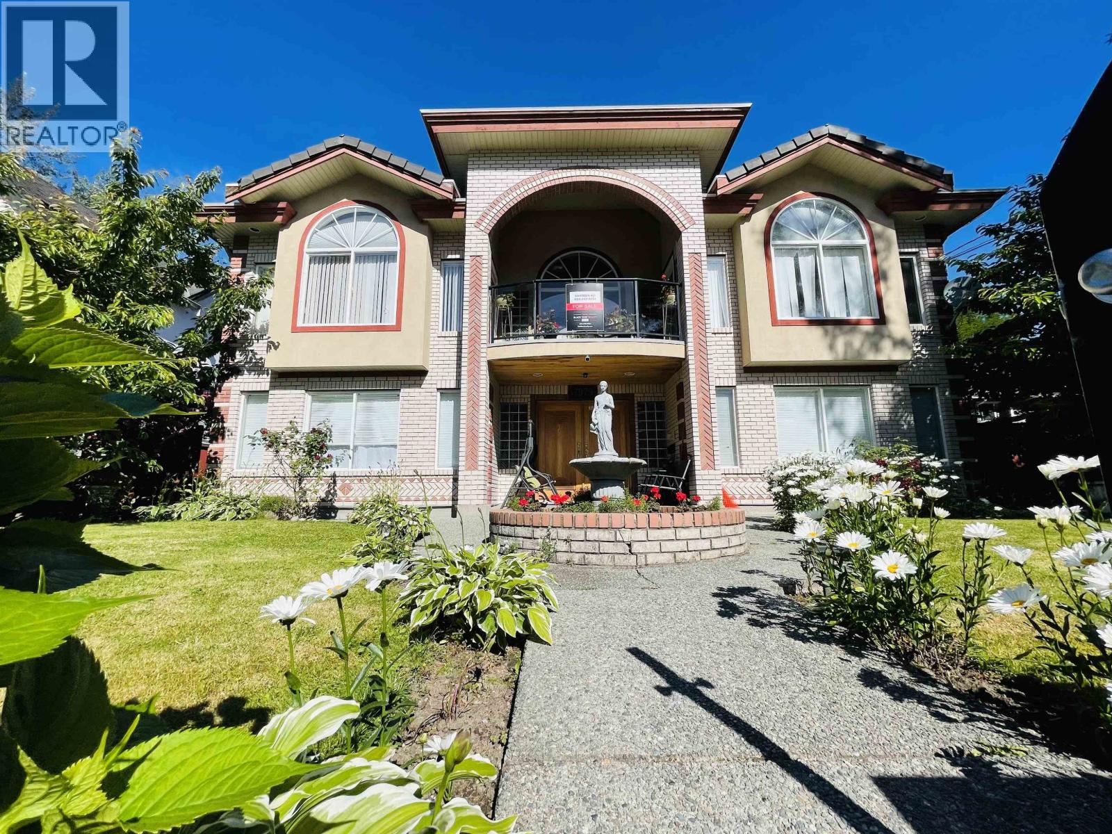 37979 FIFTH AVENUE, Squamish, British Columbia