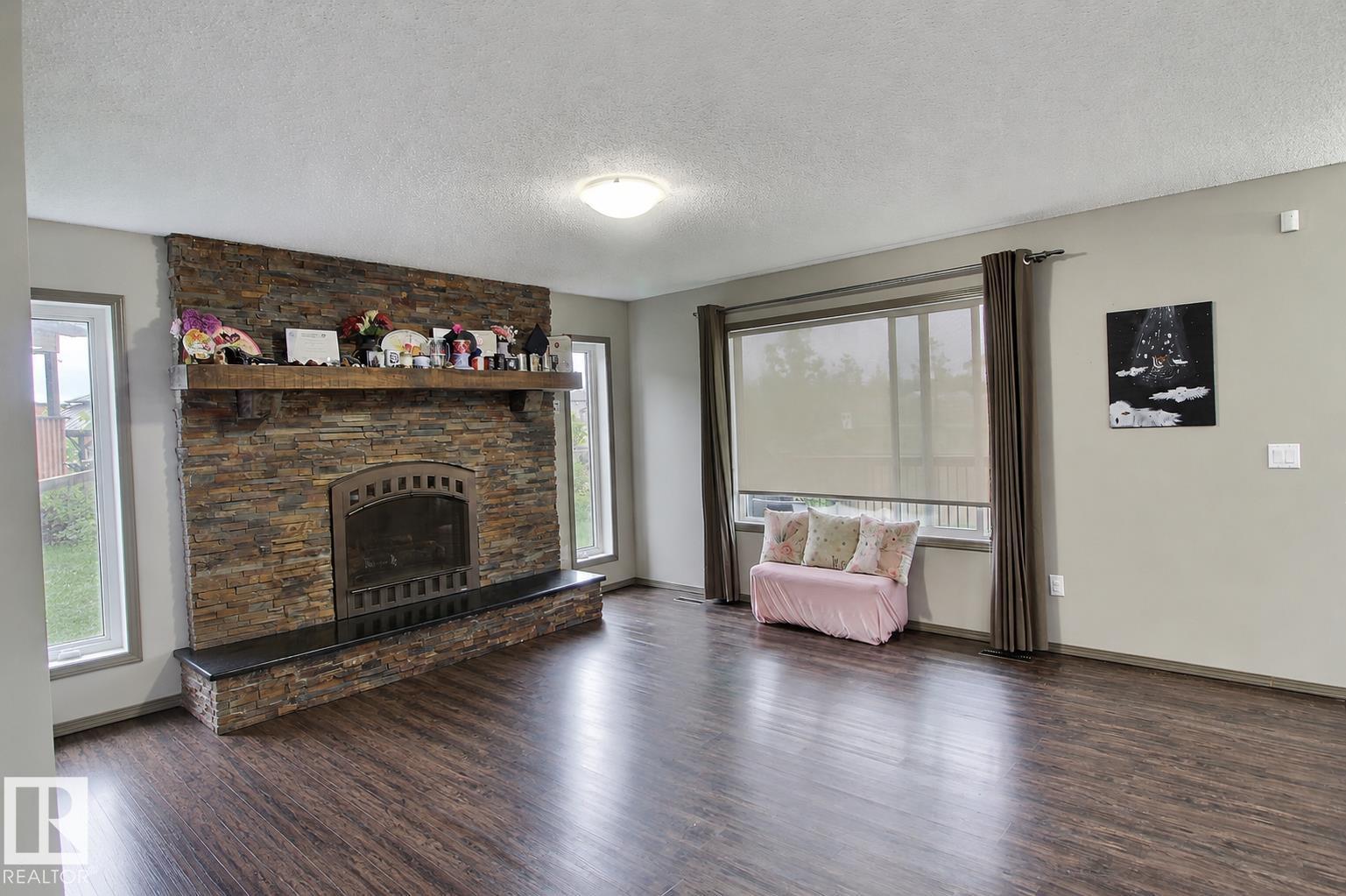 19 Huxley Cv, Spruce Grove, Alberta  T7X 4S5 - Photo 5 - E4490023