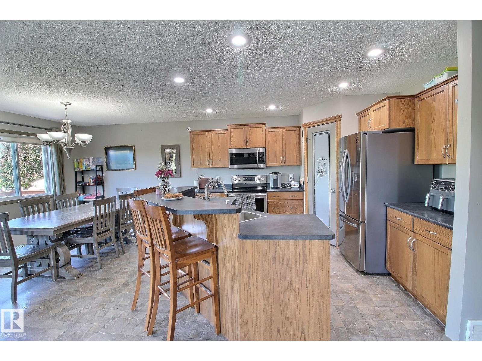 19 Huxley Cv, Spruce Grove, Alberta  T7X 4S5 - Photo 12 - E4490023