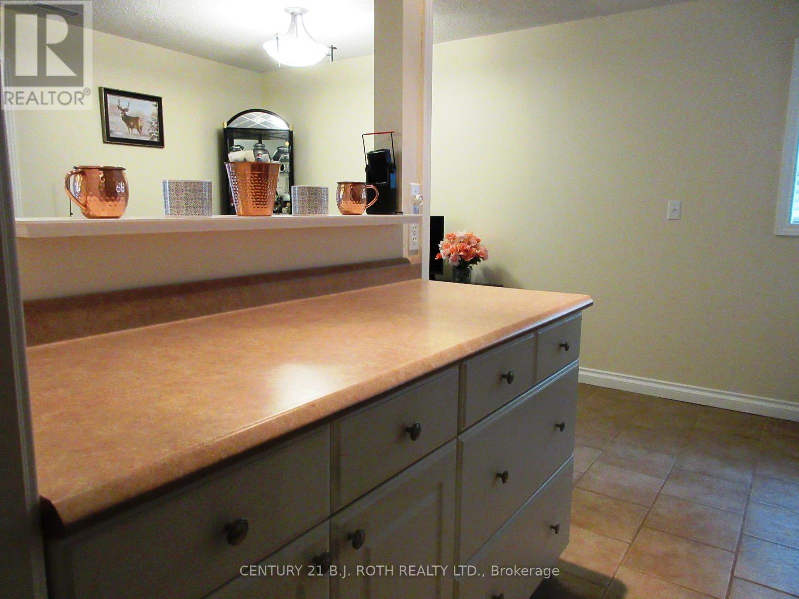 31 River Drive, Essa, Ontario  L3W 0G8 - Photo 9 - N13443304