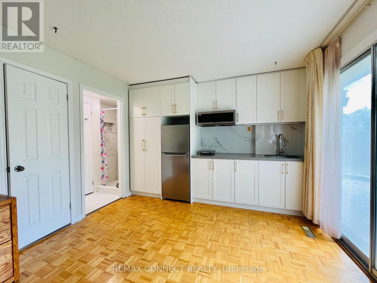 Ground Floor Studio - 99 Bushmills Square, Toronto, Ontario  M1V 1K5 - Photo 5 - E13436934