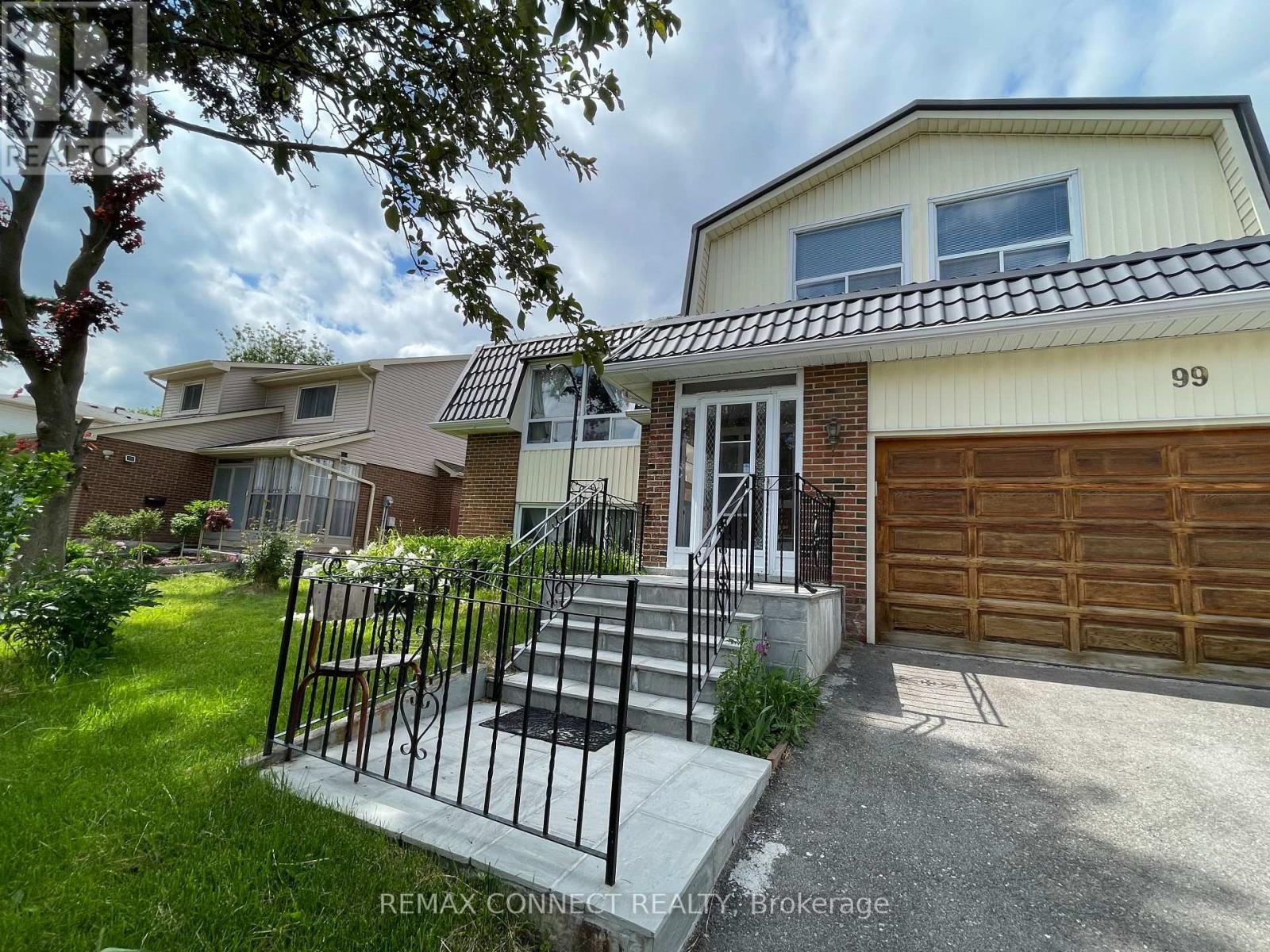 Ground Floor Studio - 99 Bushmills Square, Toronto, Ontario  M1V 1K5 - Photo 2 - E13436934