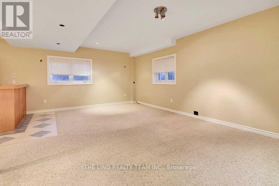 238 Deerglen Terrace, Aurora, Ontario  L4G 6Y6 - Photo 16 - N12979804