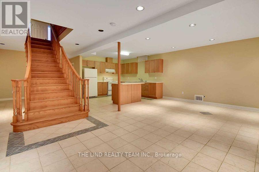 238 Deerglen Terrace, Aurora, Ontario  L4G 6Y6 - Photo 14 - N12979804