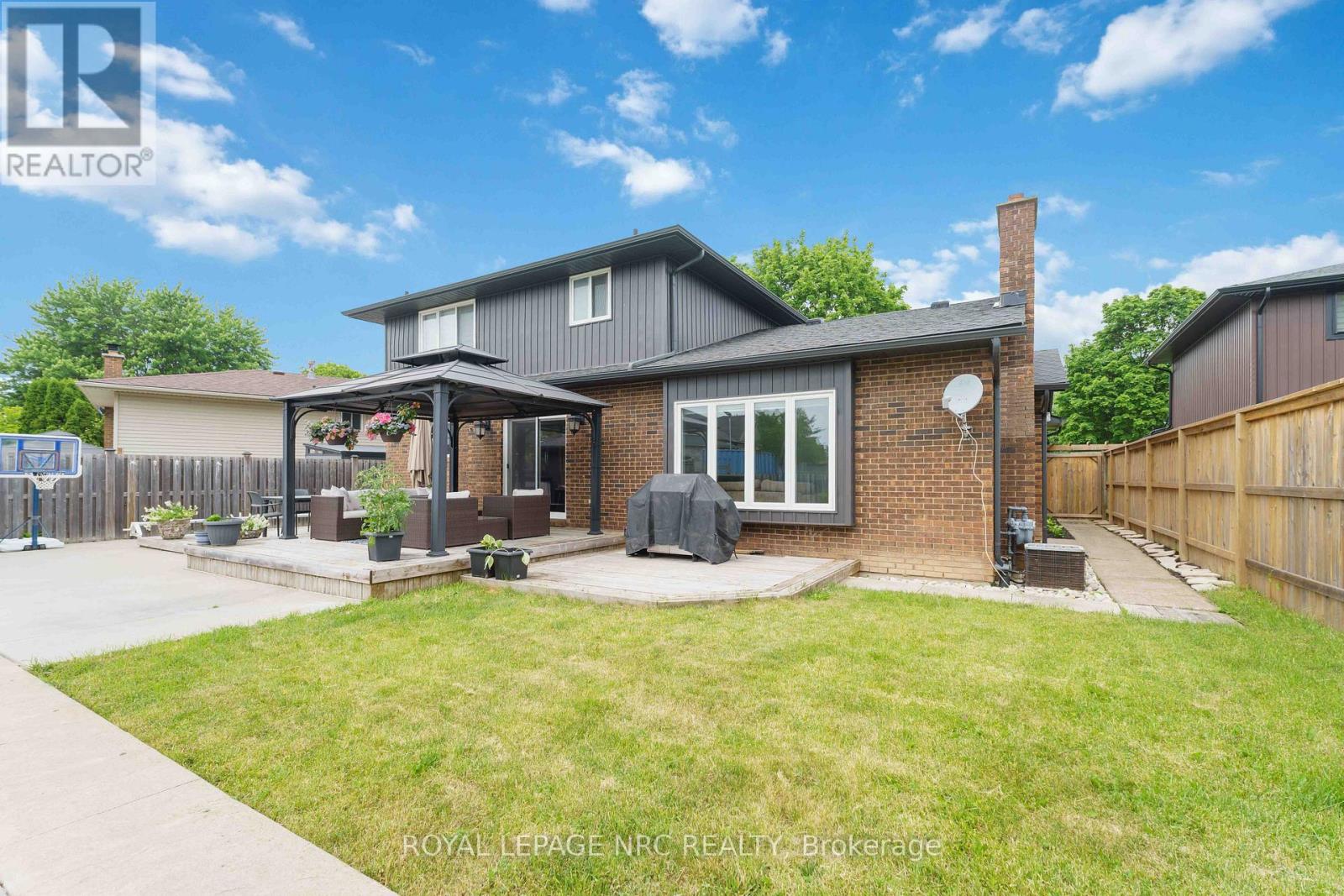 9 Woodgarden Court, St. Catharines, Ontario  L2M 7C9 - Photo 32 - X13443316