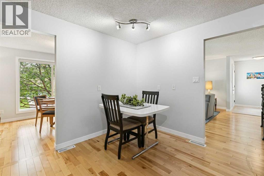 51 Woodbrook Green Sw, Calgary, Alberta  T2W 4P6 - Photo 13 - A2320505