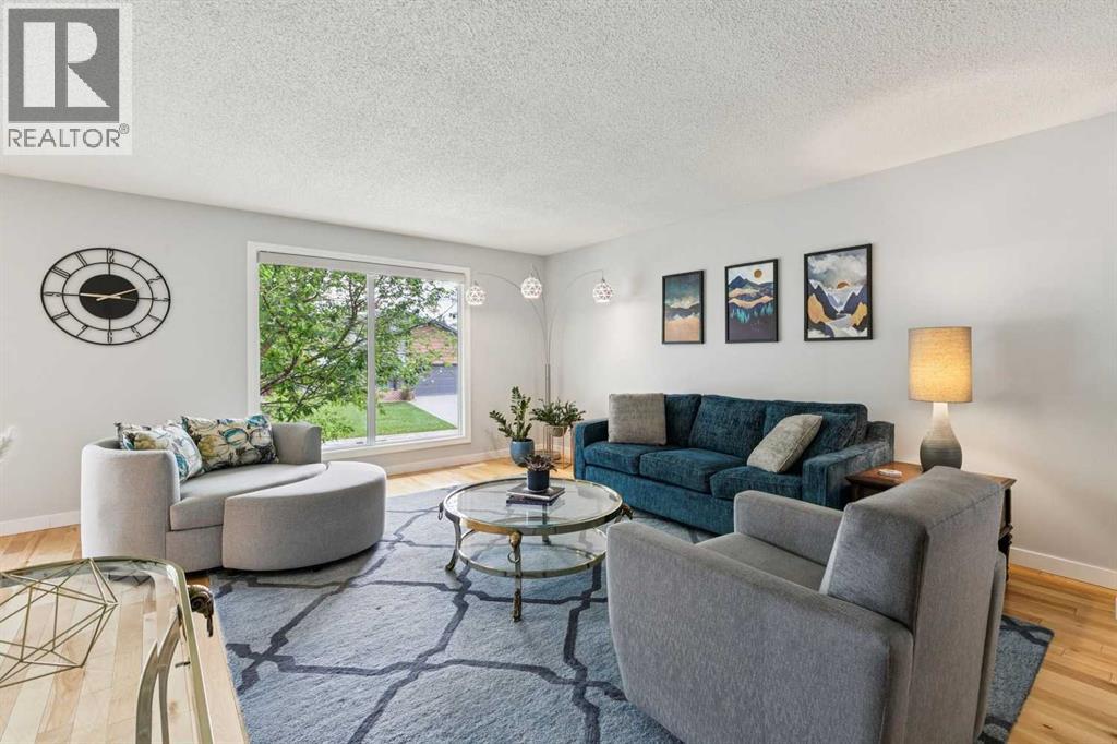 51 Woodbrook Green Sw, Calgary, Alberta  T2W 4P6 - Photo 7 - A2320505