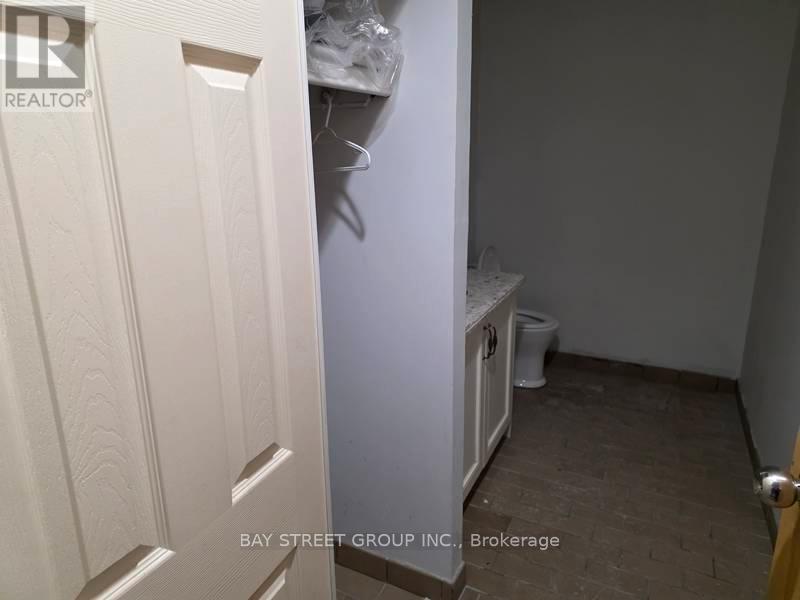 B- 16 East Wilmot Street, Richmond Hill, Ontario  L4B 1C8 - Photo 7 - N13443320