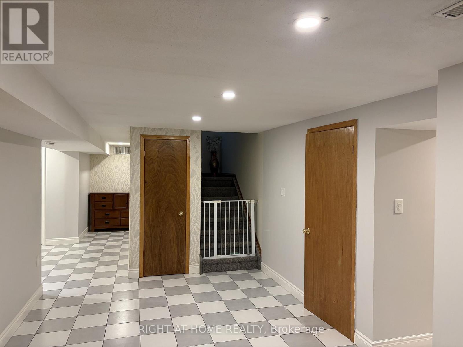 8469 Martin Grove Road E, Vaughan, Ontario  L4L 6G4 - Photo 3 - N13443322