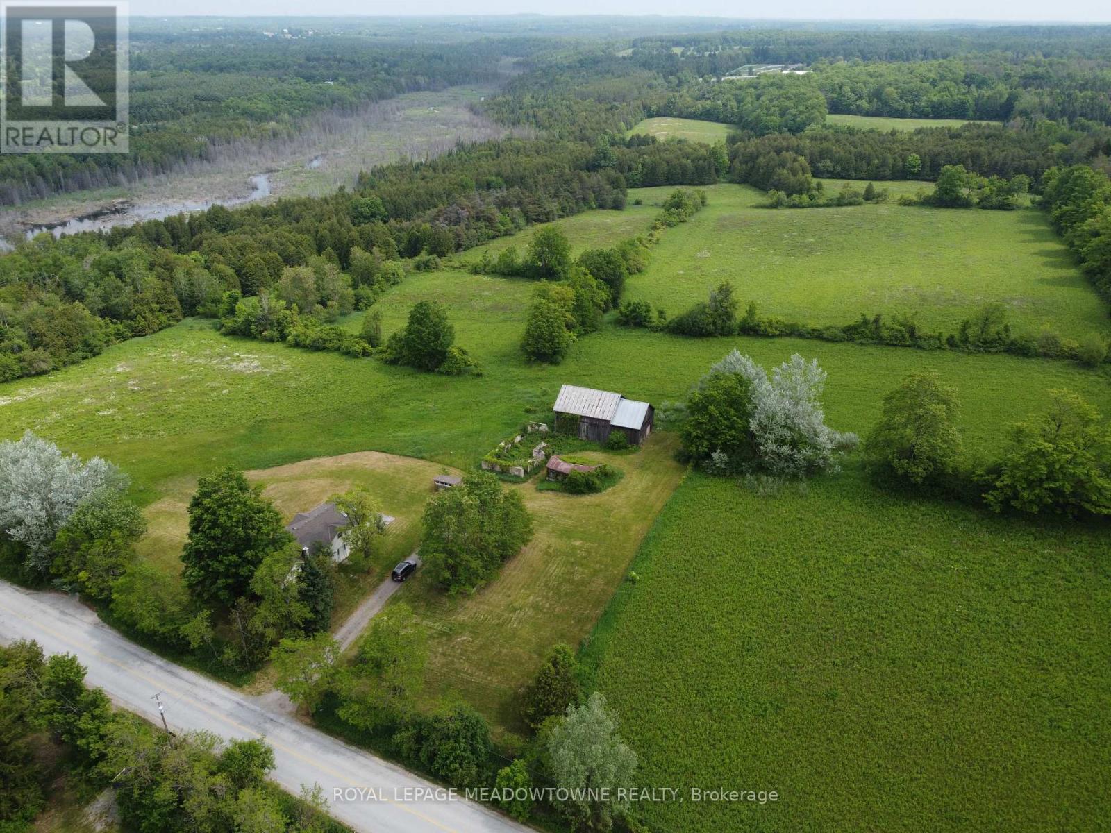 13489 Fourth Line Nassagaweya, Milton, Ontario  N0B 2K0 - Photo 3 - W13443306
