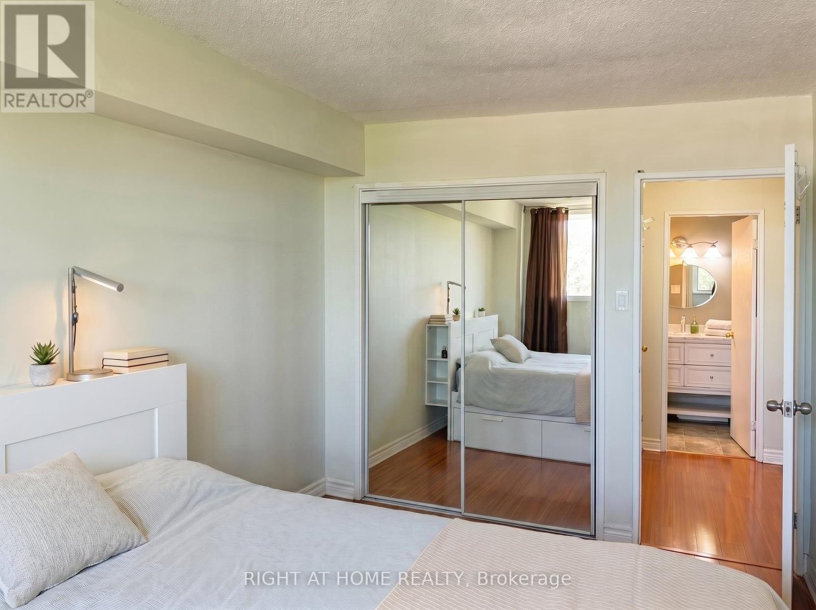 201 - 1050 Stainton Drive, Mississauga, Ontario  L5C 2T8 - Photo 14 - W13443338