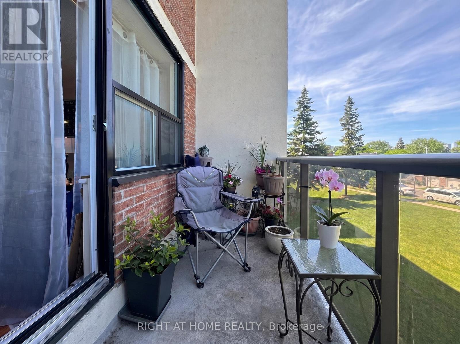 201 - 1050 Stainton Drive, Mississauga, Ontario  L5C 2T8 - Photo 18 - W13443338