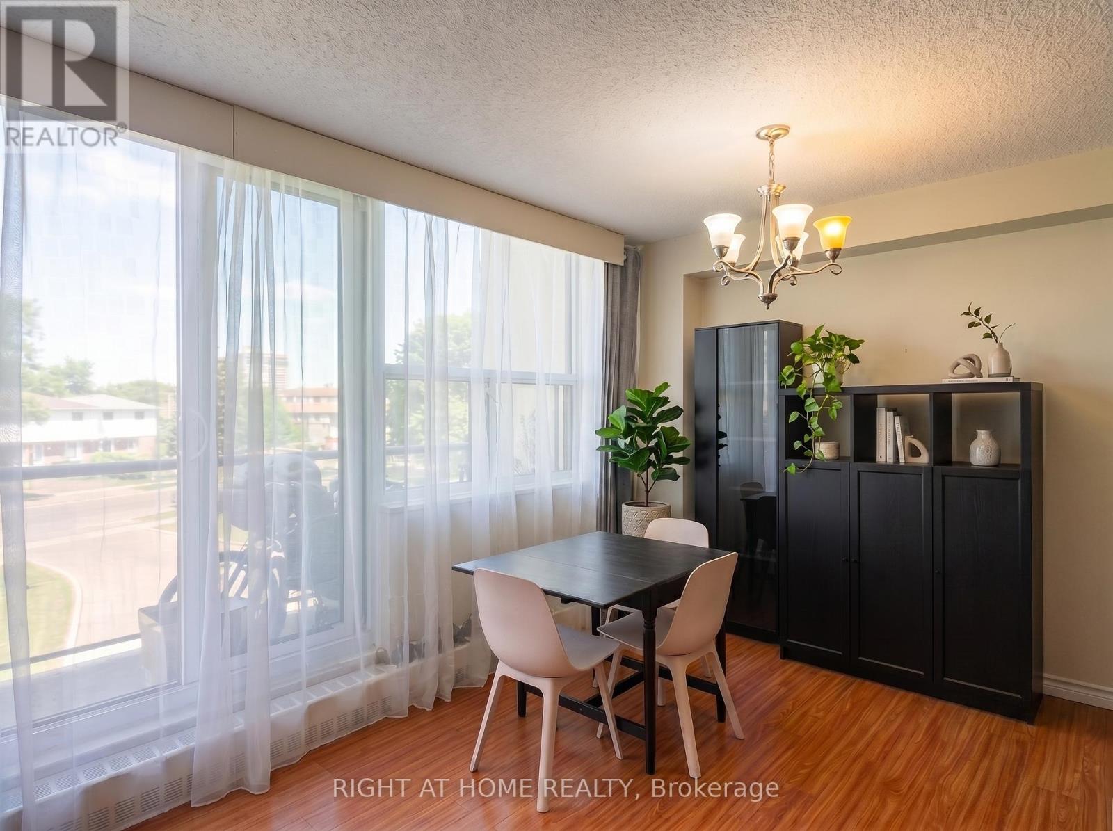 201 - 1050 Stainton Drive, Mississauga, Ontario  L5C 2T8 - Photo 3 - W13443338
