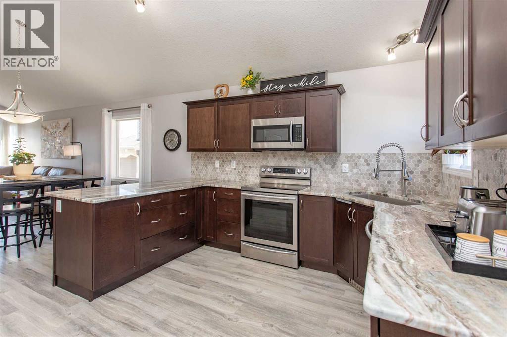 242 Viscount Drive, Red Deer, Alberta  T4R 0M7 - Photo 10 - A2314350