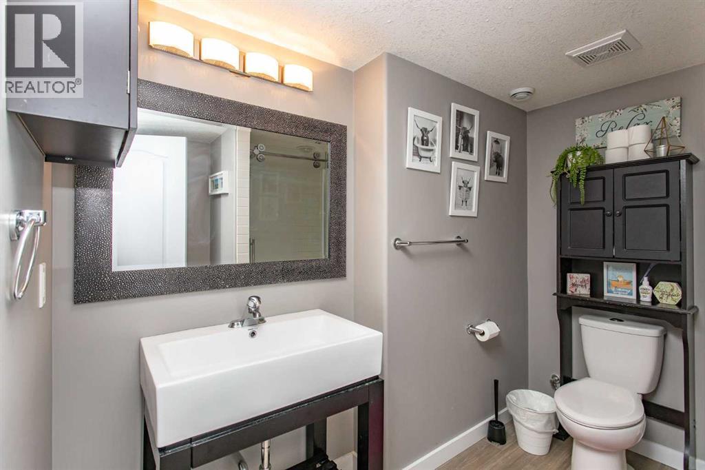 242 Viscount Drive, Red Deer, Alberta  T4R 0M7 - Photo 26 - A2314350