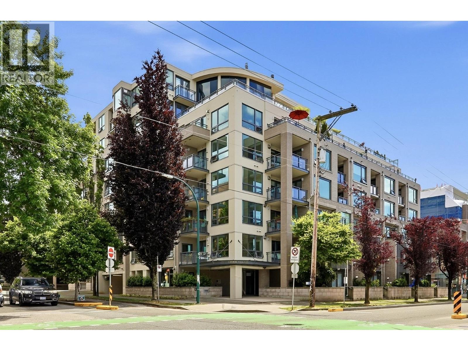 303 1888 YORK AVENUE, Vancouver, British Columbia