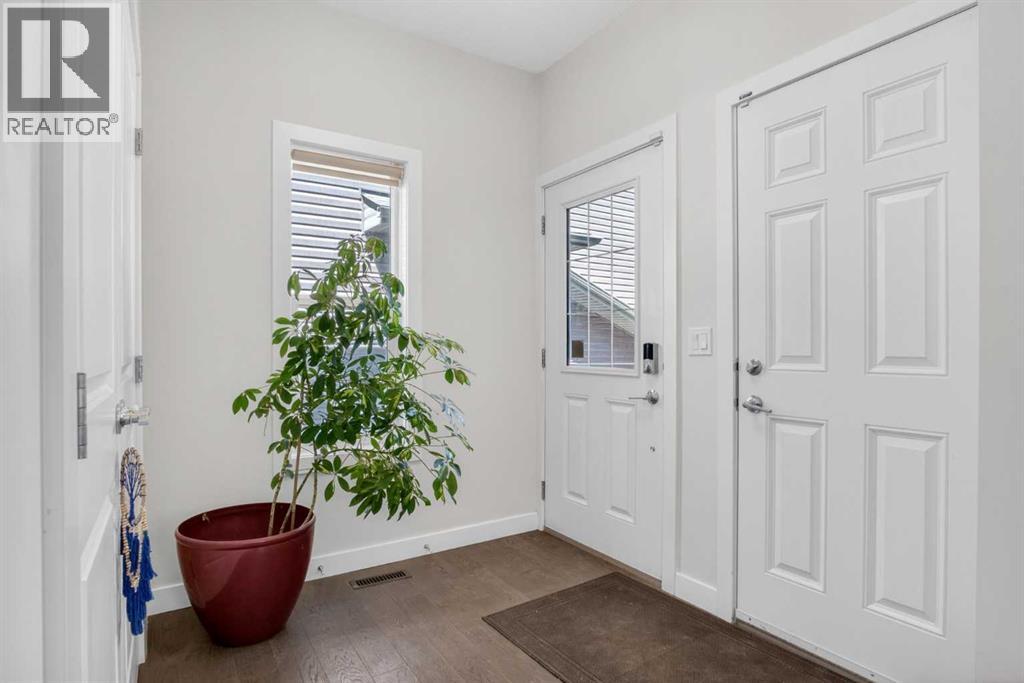 77 Saddlestone Place Ne, Calgary, Alberta  T3J 0Z6 - Photo 3 - A2315945