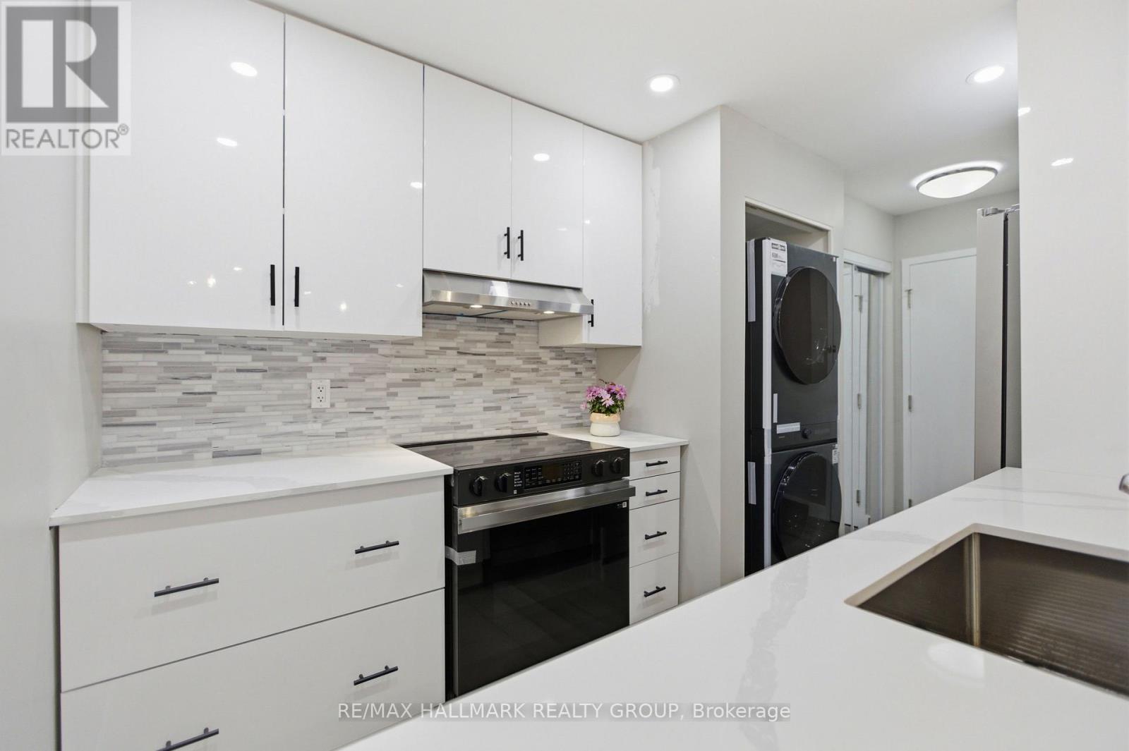 216 - 218 Viewmount Drive, Ottawa, Ontario K2E 7X5 - Photo 8 - X13443360
