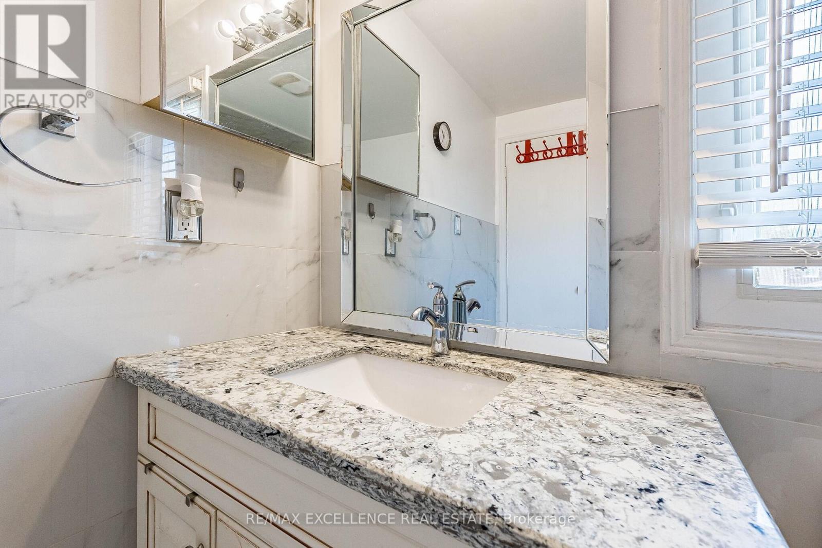 6 Stalbridge Avenue, Brampton, Ontario  L6Y 4H1 - Photo 22 - W13443366