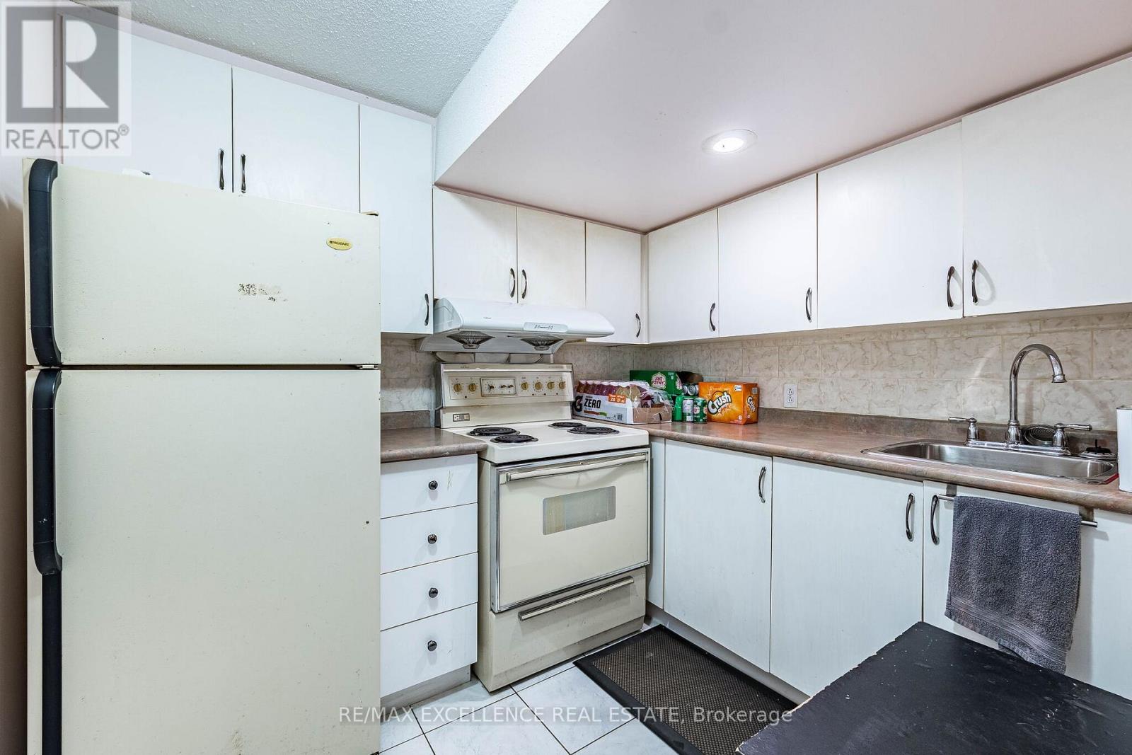 6 Stalbridge Avenue, Brampton, Ontario  L6Y 4H1 - Photo 28 - W13443366