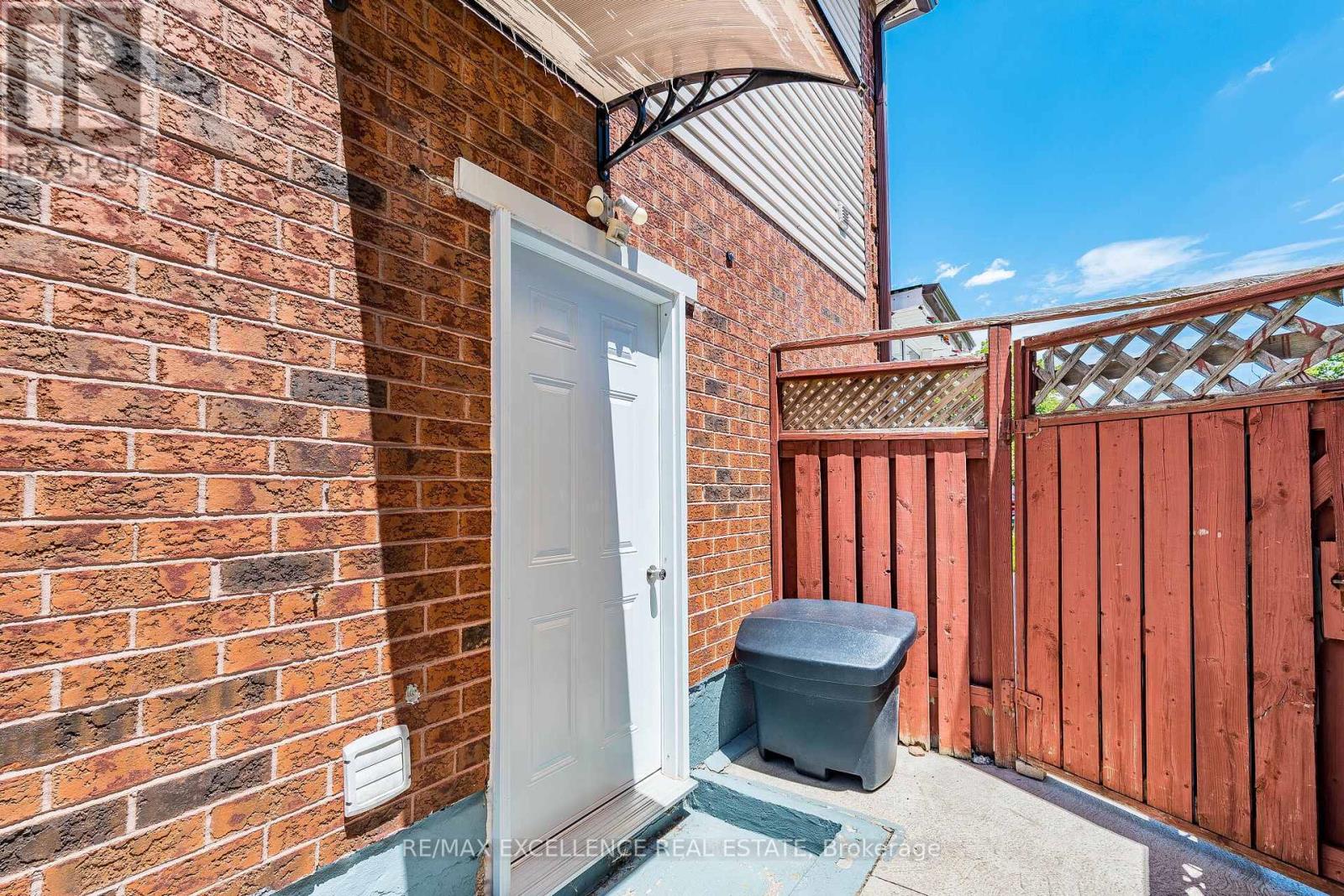 6 Stalbridge Avenue, Brampton, Ontario  L6Y 4H1 - Photo 32 - W13443366