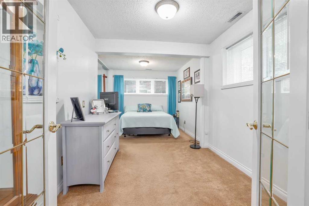 36, 10001 Brookpark Boulevard SW, Calgary, Alberta  T2W 3E3 - Photo 17 - A2319950