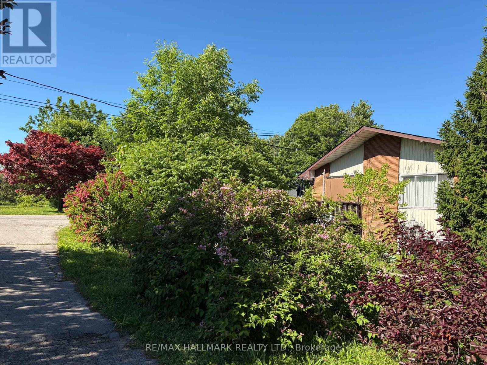 122 Ridgeway Road, Fort Erie, Ontario  L0S 1B0 - Photo 4 - X12965298