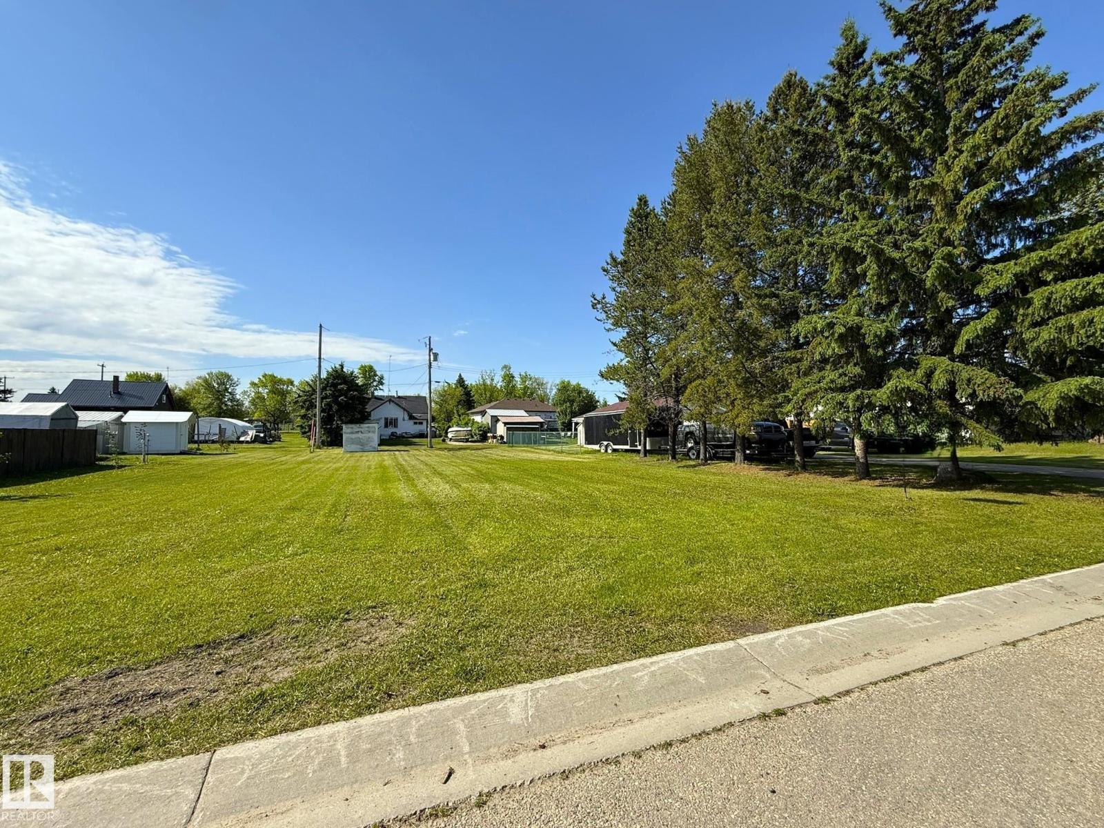 5015 53 AV, Warburg, Alberta
