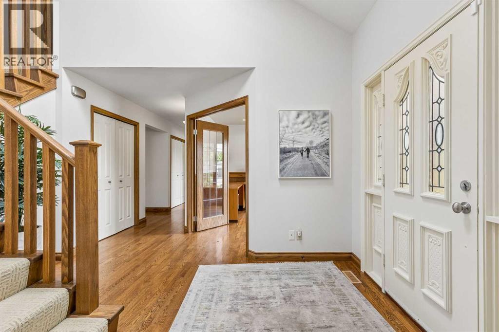 65 Woodpath Terrace SW, Calgary, Alberta  T2W 5Z5 - Photo 4 - A2320982