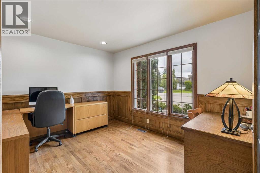 65 Woodpath Terrace SW, Calgary, Alberta  T2W 5Z5 - Photo 18 - A2320982