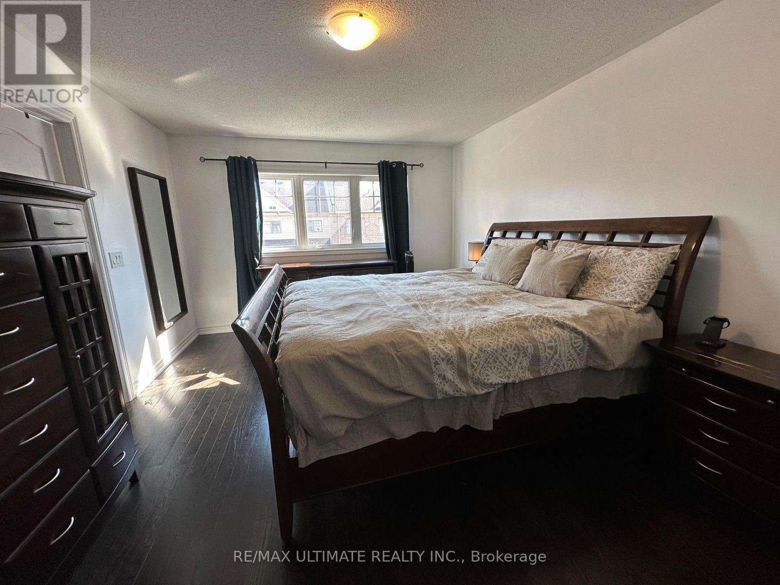 31 Davenfield Circle, Brampton, Ontario  L6P 4M2 - Photo 8 - W13440900