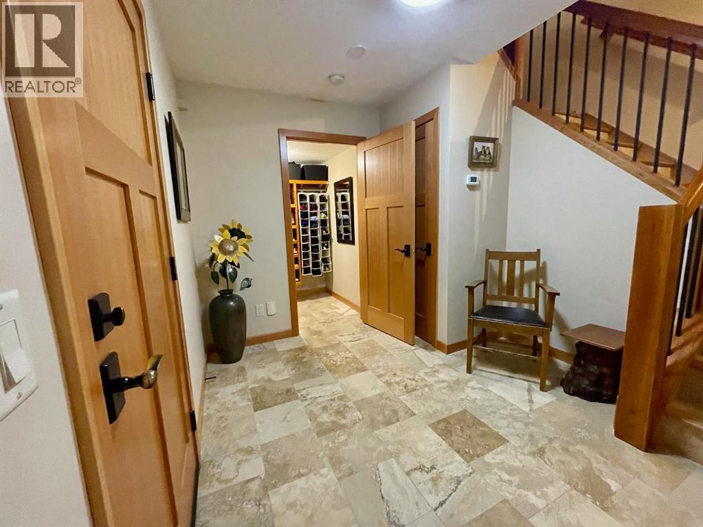 3, 801 4 Street, Canmore, Alberta  T1W 2G9 - Photo 4 - A2307396