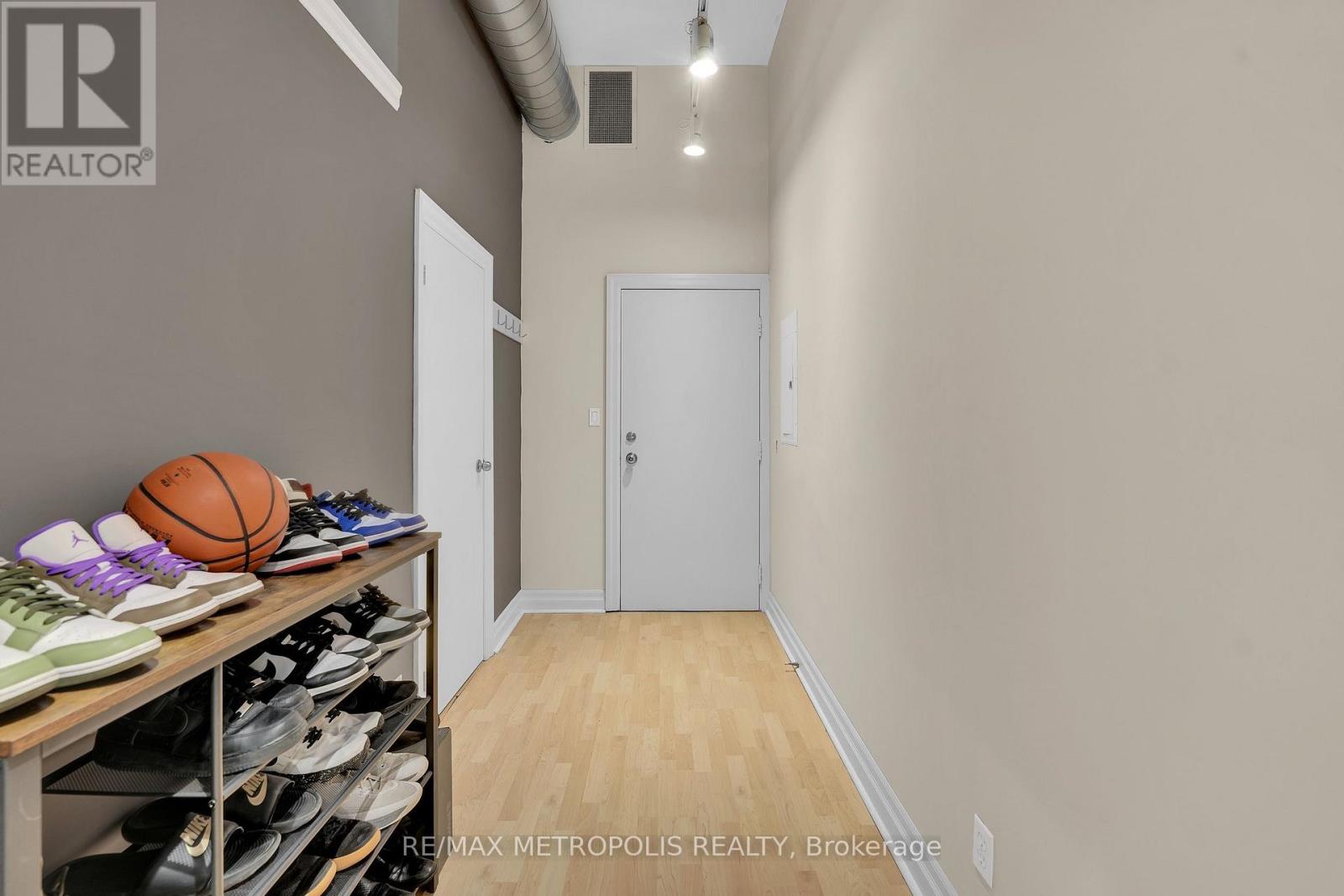 207 - 276 King Street W, Kitchener, Ontario N2G 1B6 - Photo 3 - X13429170
