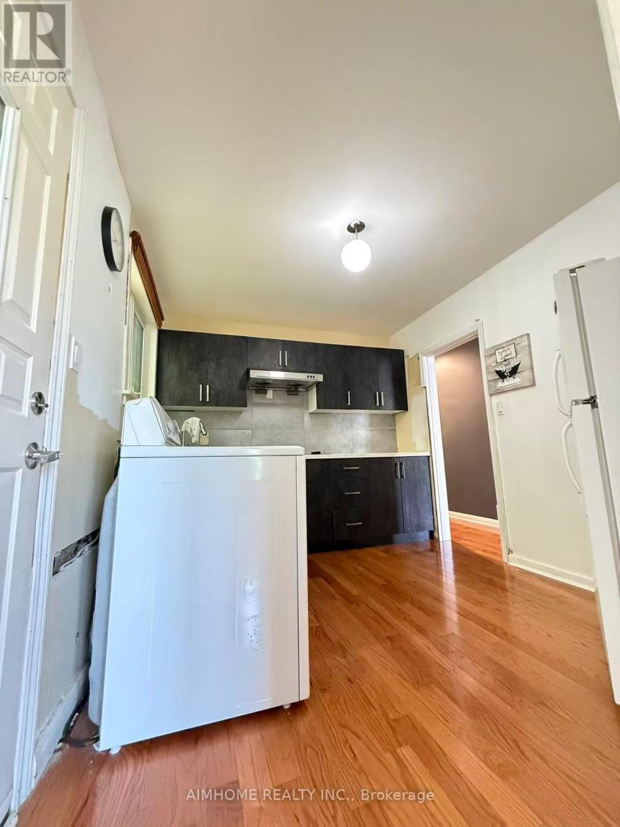 Main - 256 Patricia Avenue, Toronto, Ontario  M2M 1J8 - Photo 3 - C13443442