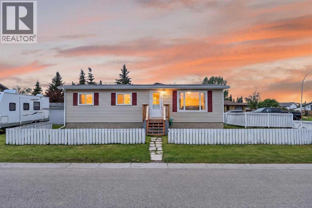 102 Southridge Place, Didsbury, Alberta  T0M 0W0 - Photo 1 - A2318456