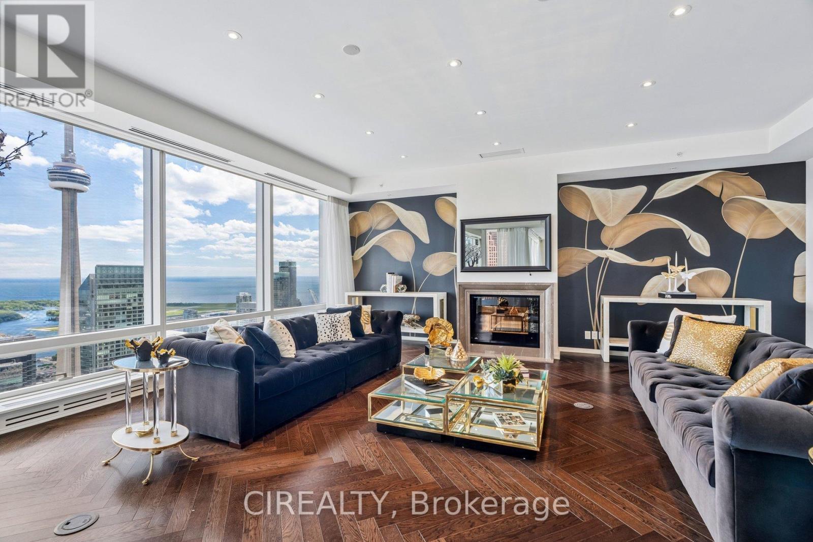 6405 - 180 UNIVERSITY AVENUE, Toronto, Ontario