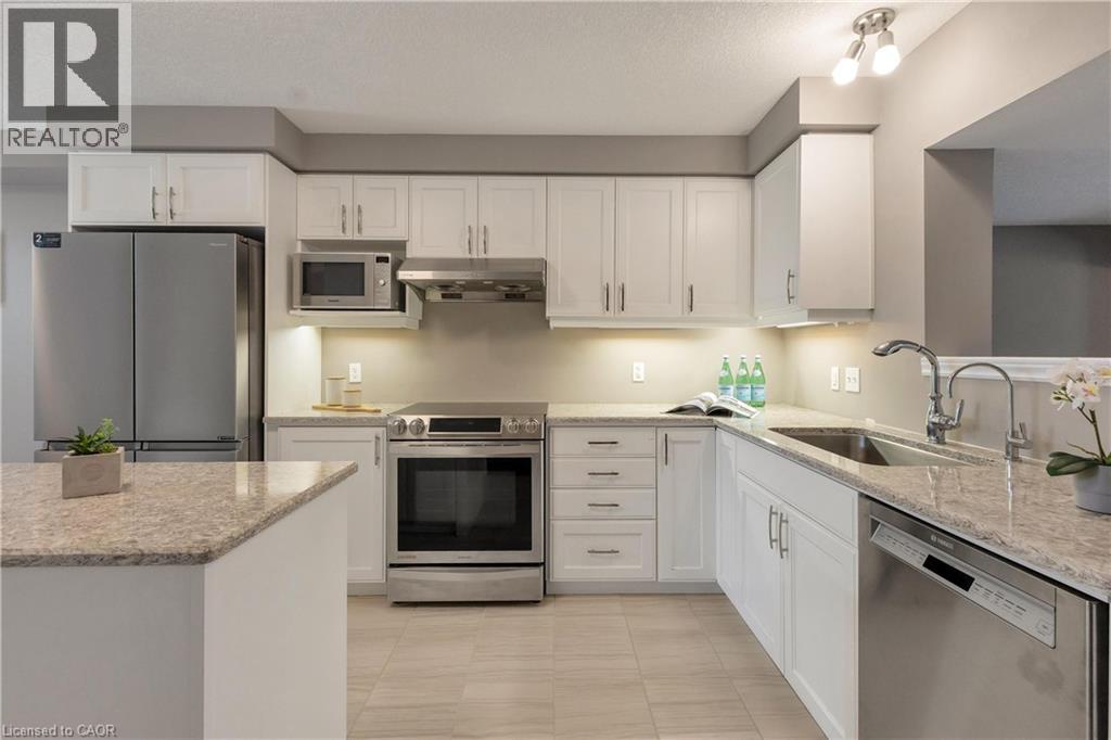 256 Falconridge Drive, Kitchener, Ontario  N2K 0C5 - Photo 11 - 40839704