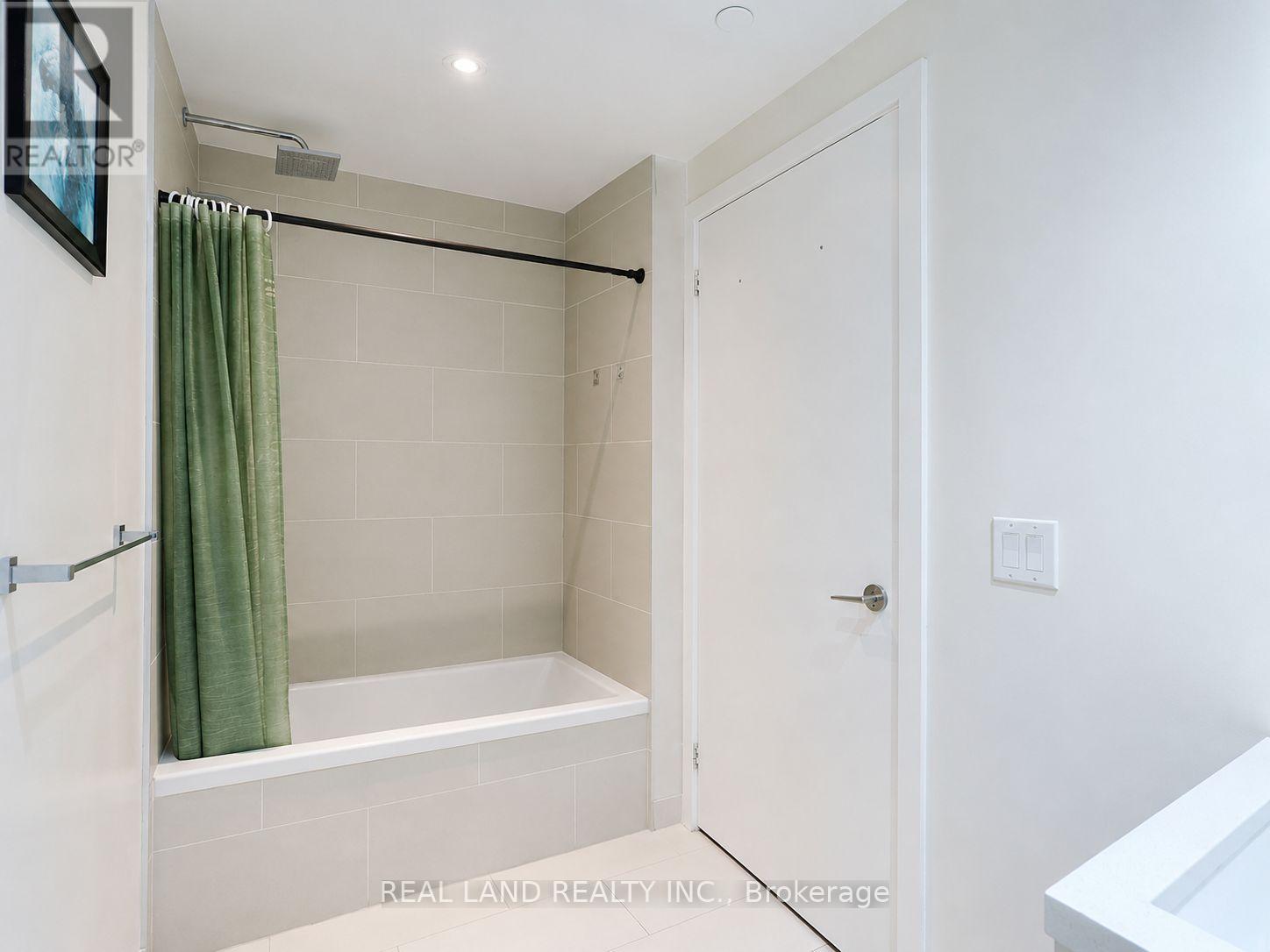 303 - 246 Logan Avenue, Toronto, Ontario  M4M 0E9 - Photo 7 - E13246054