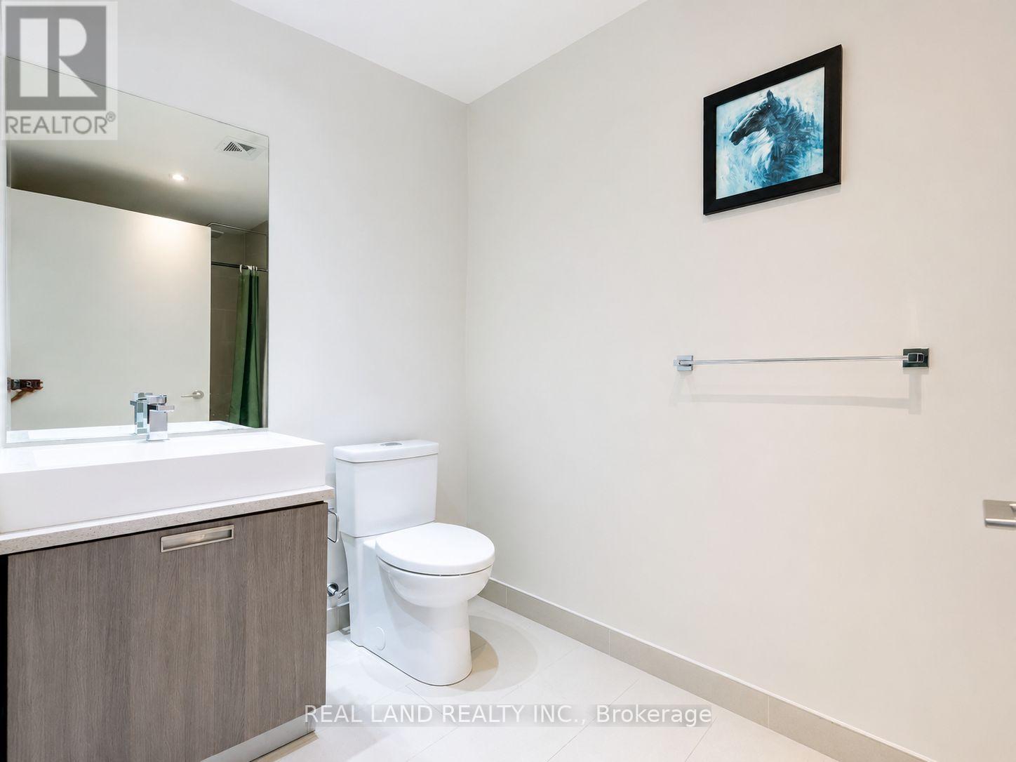 303 - 246 Logan Avenue, Toronto, Ontario  M4M 0E9 - Photo 6 - E13246054