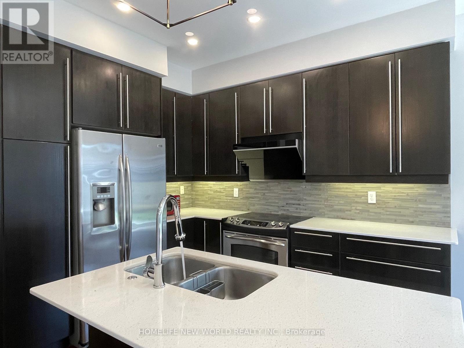 2276 Whistling Springs Crescent, Oakville, Ontario  L6M 0C5 - Photo 9 - W13443460