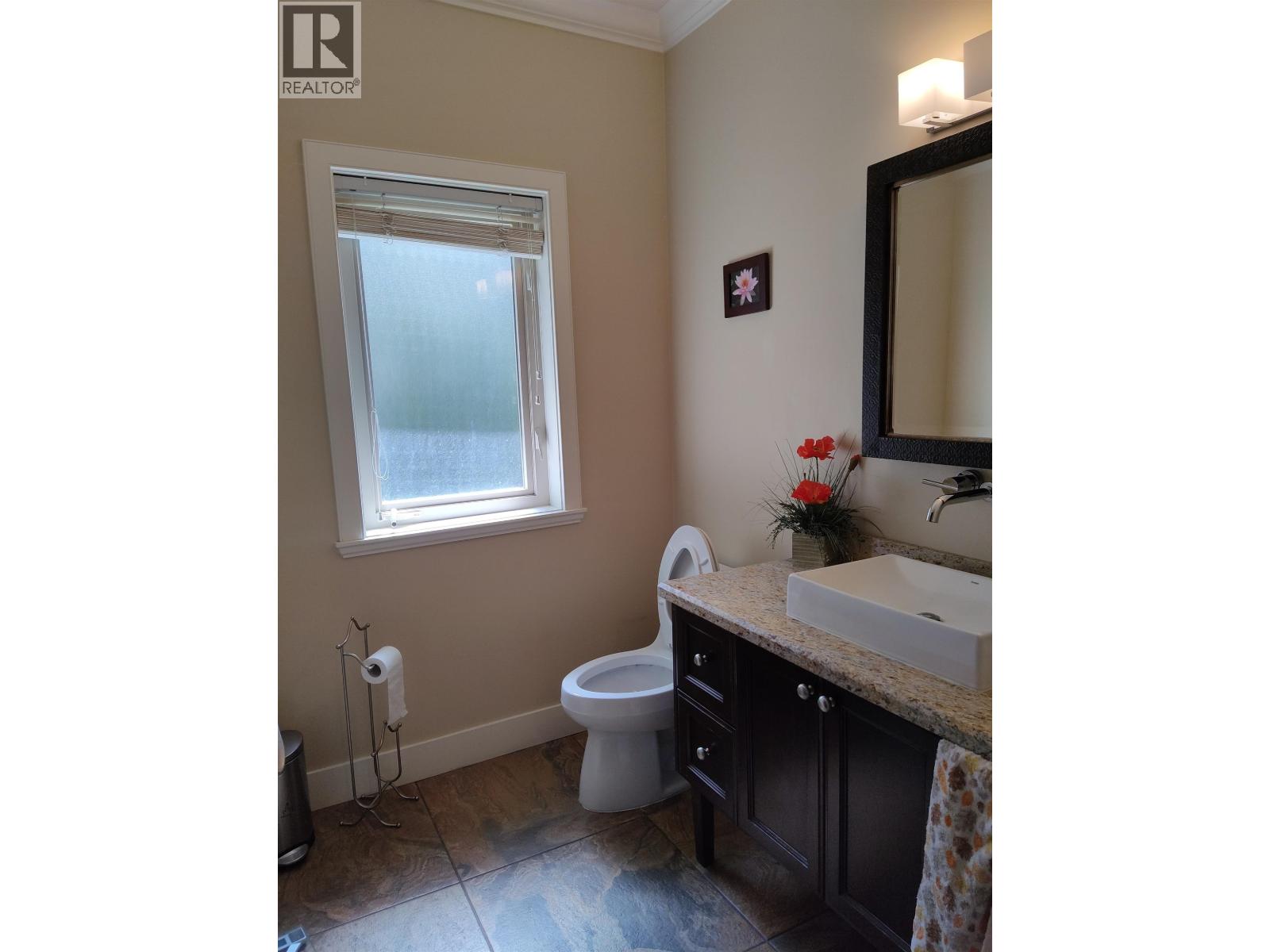 2406 Norcrest Court, Burnaby, British Columbia  V3J 1C6 - Photo 12 - R3135135