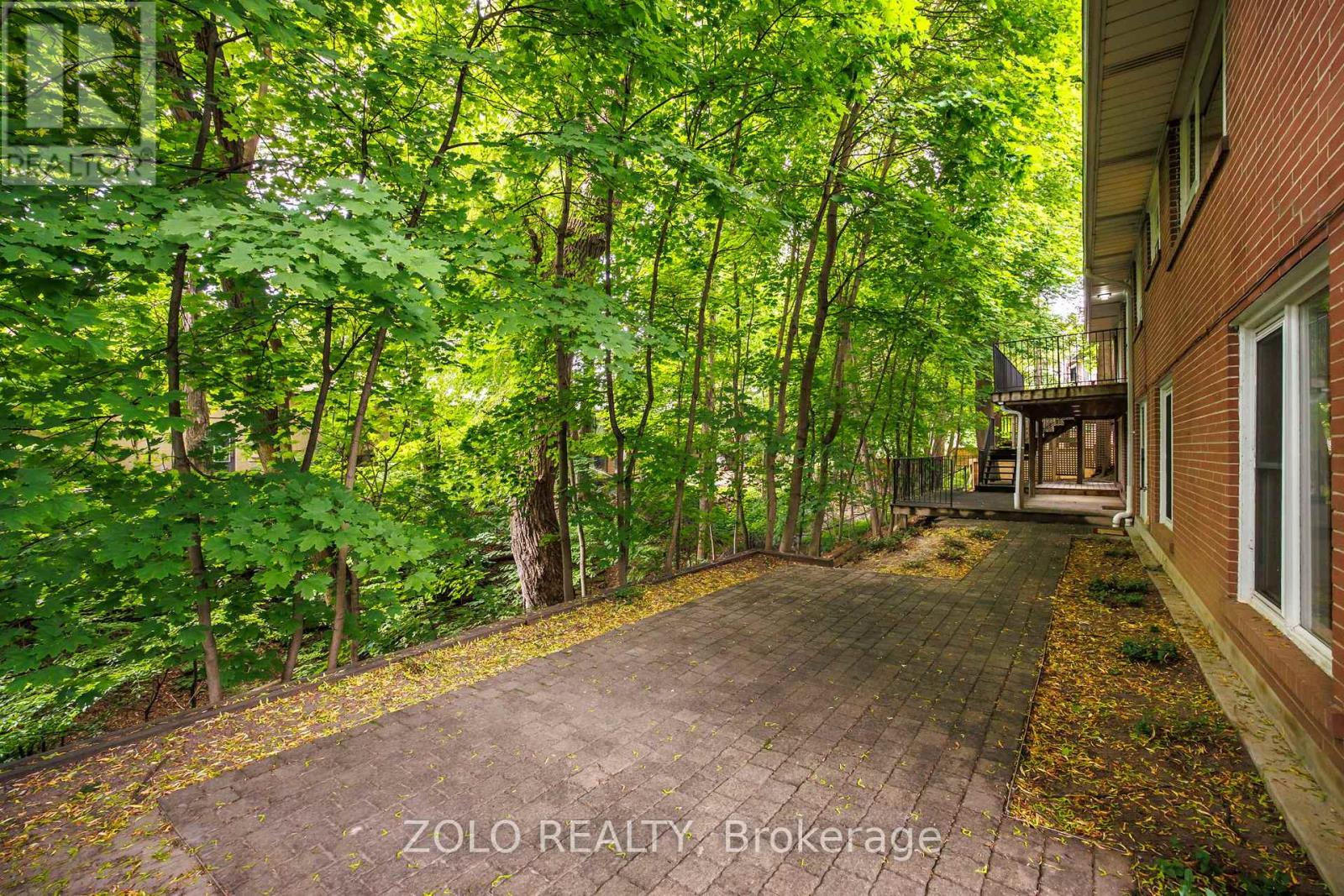 17 Hi Mount Drive, Toronto, Ontario  M2K 1X3 - Photo 40 - C13440304