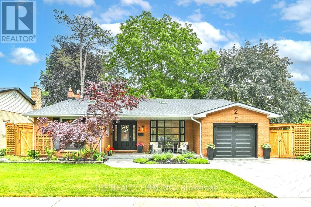2 OAKWOOD DRIVE, London South, Ontario