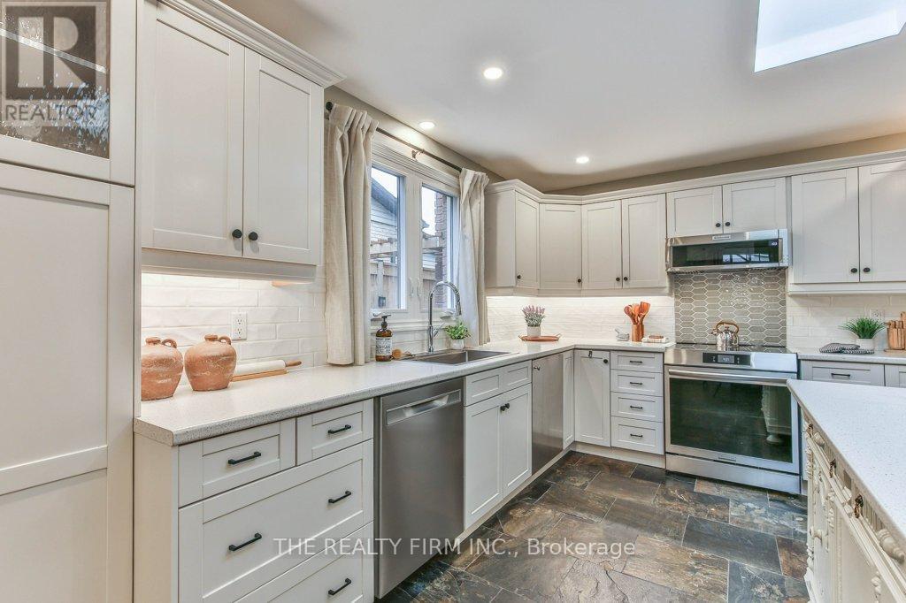 2 Oakwood Drive, London South, Ontario  N6K 2V4 - Photo 13 - X13443508