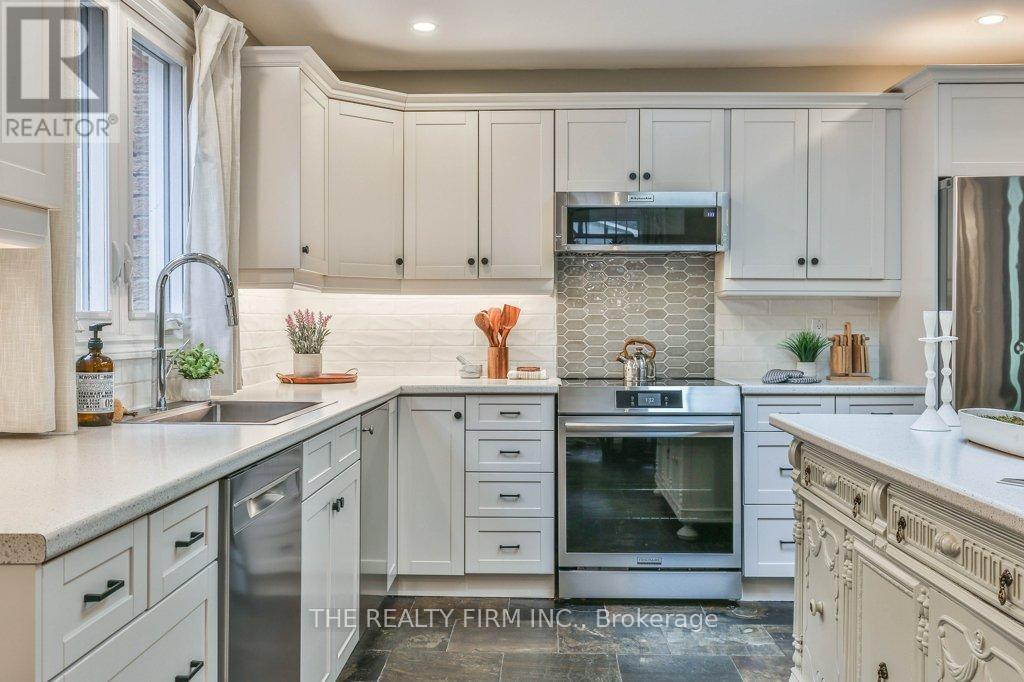 2 Oakwood Drive, London South, Ontario  N6K 2V4 - Photo 14 - X13443508