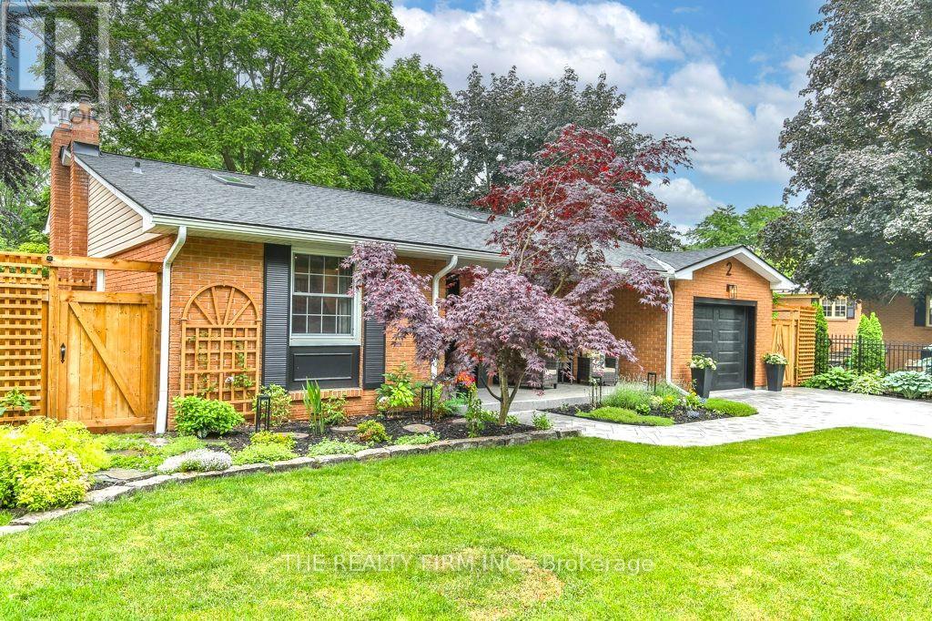 2 Oakwood Drive, London South, Ontario  N6K 2V4 - Photo 3 - X13443508