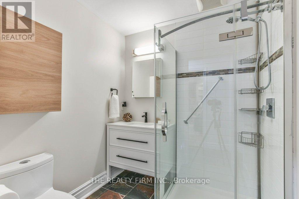2 Oakwood Drive, London South, Ontario  N6K 2V4 - Photo 32 - X13443508